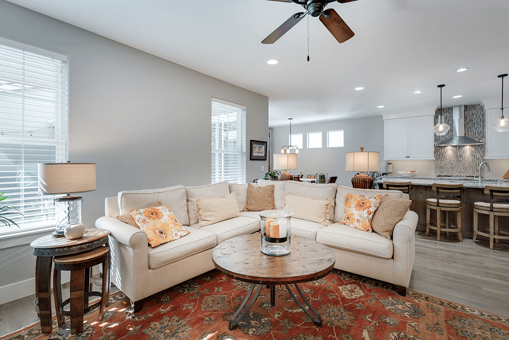 When it comes to packing lamps, there are tricks and tips you can implement to keep your floor and desk lamps in great condition.